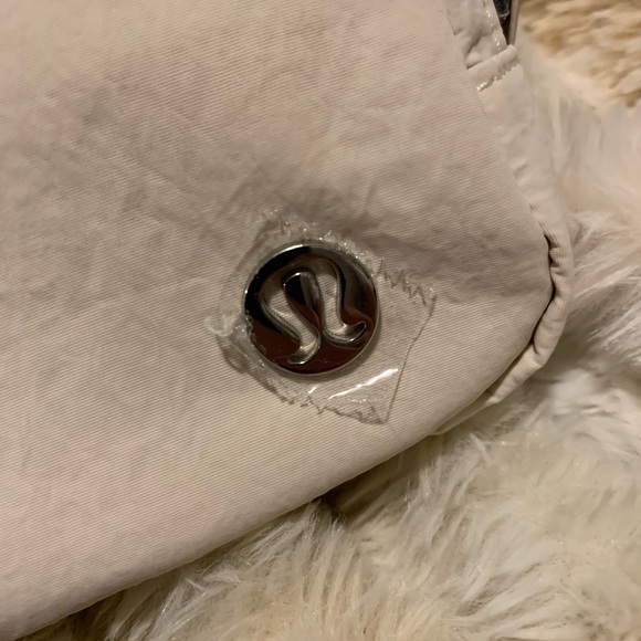 Everywhere Belt Bag - White - Picture 4 of 5